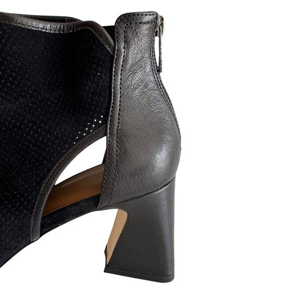 🆕 Donald J Pliner Perforated Block Heel Booties - Picture 4 of 9